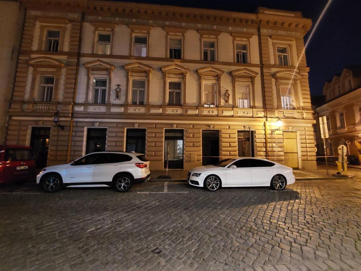 Exkluzivni Apartman V Prizemi V Hradci Kralove Hradec Králové Buitenkant foto