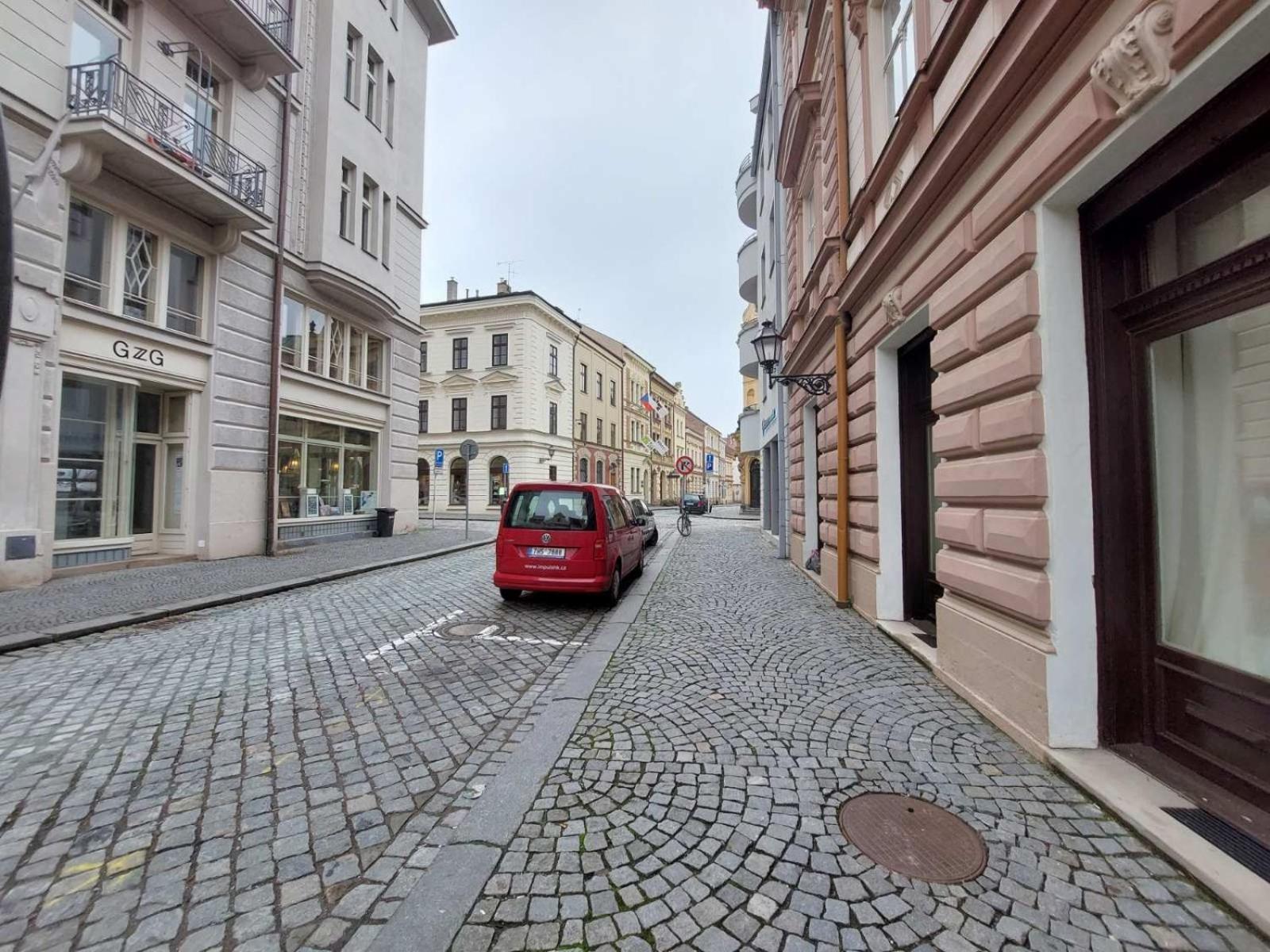 Exkluzivni Apartman V Prizemi V Hradci Kralove Hradec Králové Buitenkant foto
