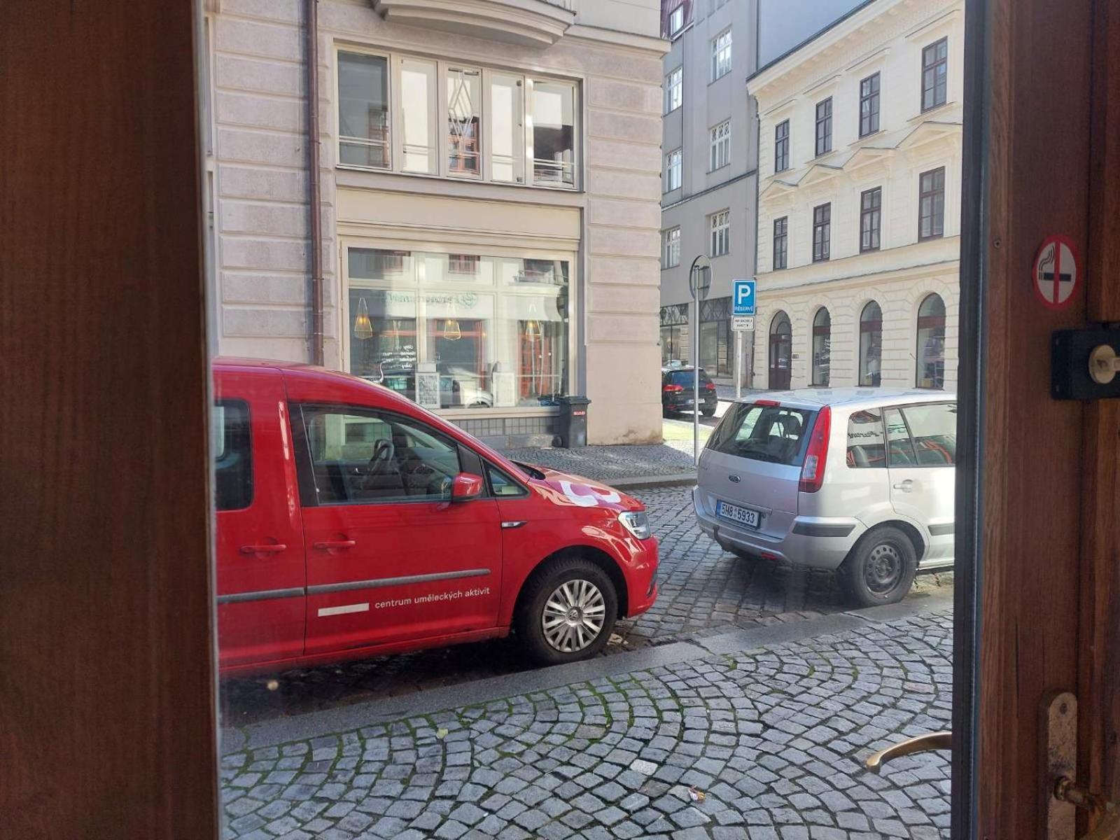 Exkluzivni Apartman V Prizemi V Hradci Kralove Hradec Králové Buitenkant foto